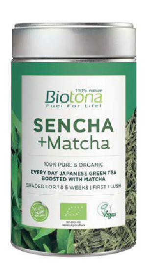 Biotona Bio Sencha + Matcha é uma mistura de folhas soltas de chá verde Sencha e pó de Matcha que combina perfeitamente os sabores complementares desses dois chás japoneses. Sencha é um chá verde diário com um sabor típico agridoce. Matcha é um chá verde refinado com sabor intenso “umami”. 