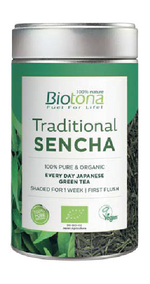 Biotona Bio Sencha um chá verde para uso diário que combina perfeitamente os sabores amargo e “umami”. É produzido exclusivamente a partir de folhas jovens de chá que, segundo a tradição, são colhidas no início de maio após o sombreamento dos arbustos por 1 semana.