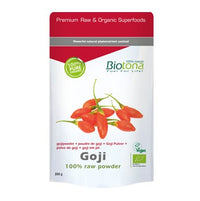 As bagas de goji Biotona e 100% biológicas são cultivadas na China. Após terem sido colhidas e rigorosamente selecionadas, as bagas são transformadas em pó por um processo de liofilização, que preserva ao máximo o sabor, cheiro e cor das frutas frescas, bem como todas as substâncias e fitonutrientes, que nelas ocorrem naturalmente.